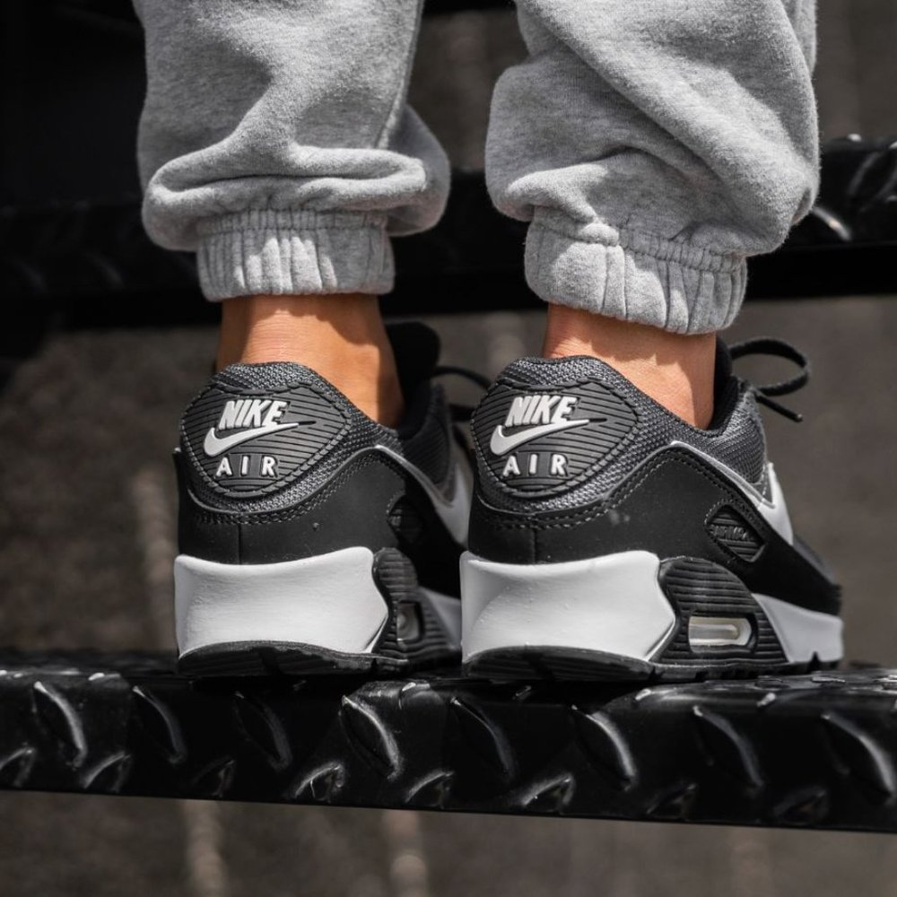 NIKE AIR MAX 90 Iron Smoke Grey White Black Men Gym Shoes DS CN8490-002 - Picture 7 of 10